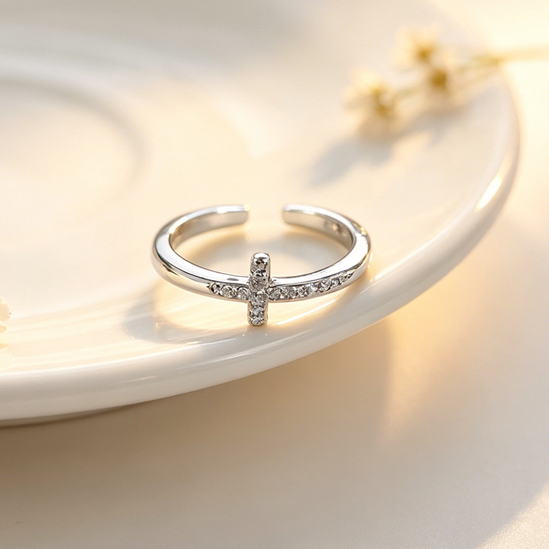 European And American Niche Design Rhinestone-studded Cross Ring - Image 6