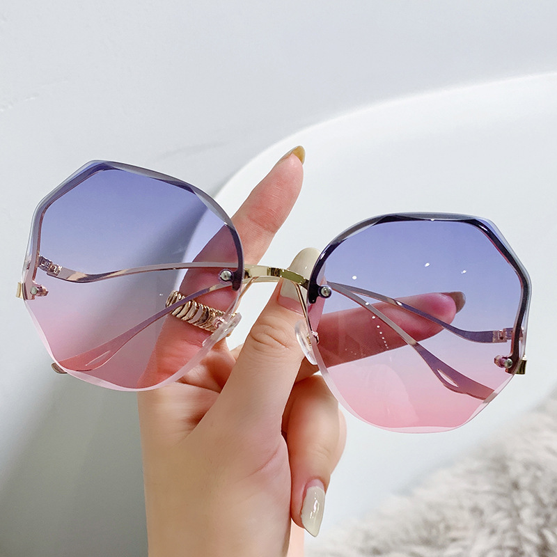 Fashionable UV Protection Sunglasses For Women - Image 2
