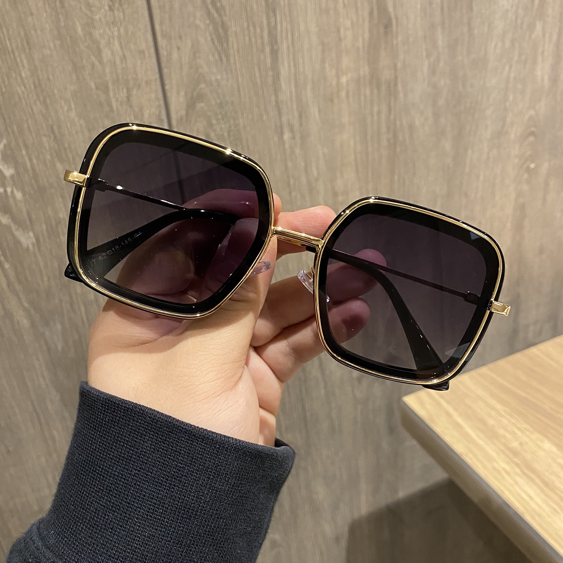 Retro Big Frame Square Brown Sunglasses For Women - Image 5