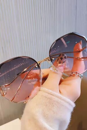Fashionable UV Protection Sunglasses For Women